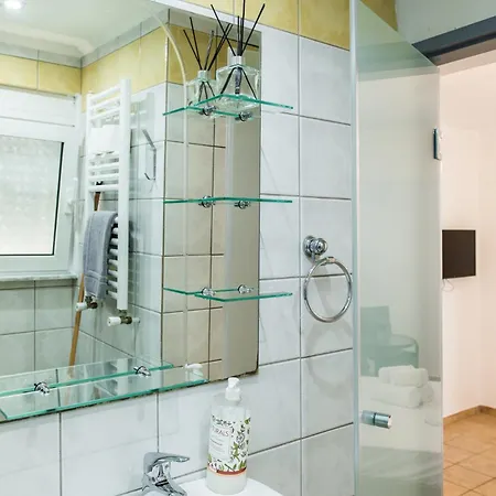 Luxury In Skg Salonic
